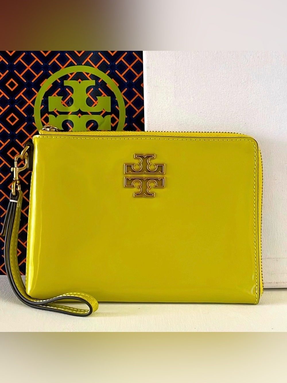 Tory Burch Wristlet Britten Large Zip Pouch